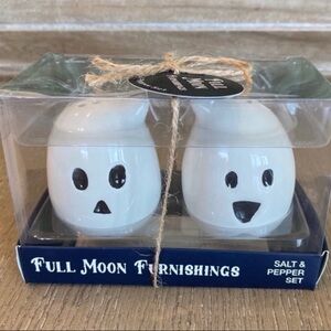 NWT White Ghost Salt & Pepper Shaker Set